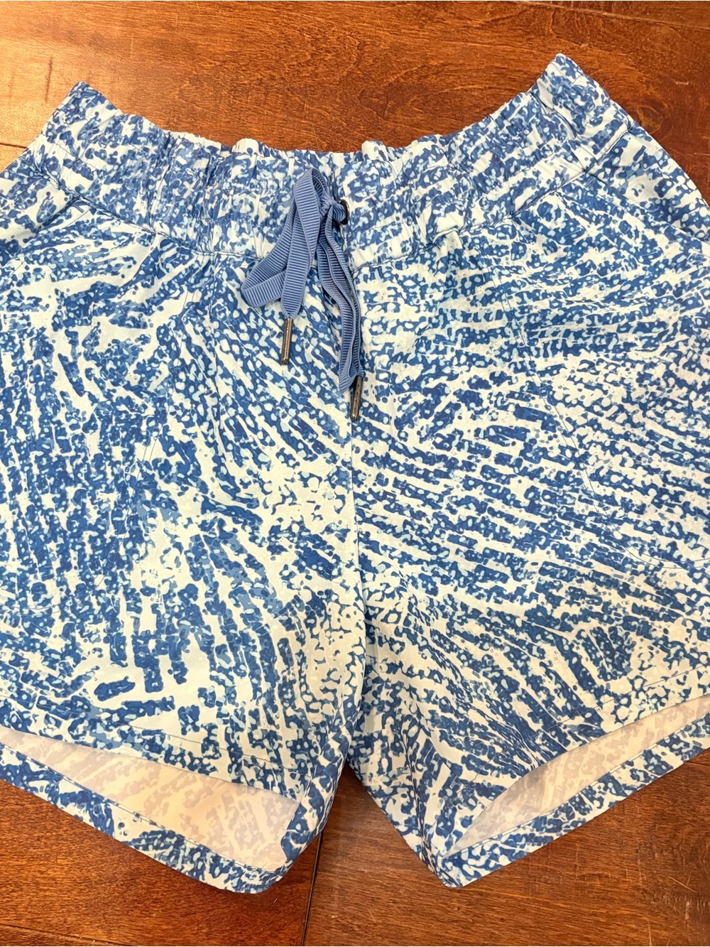 Southern Tide Blue & White Printed Athletic Drawstring Shorts